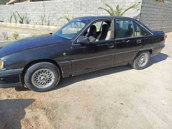 السلام عليكم وبل 92رقم بغداد اسود كامل كمرك وهزه وفحص  بدون راعي محرك جديد كير صدر جديد ولباقي كدامك ***********السعر 13 وبيها مجال شويه مكان عامريه الفلوجه
