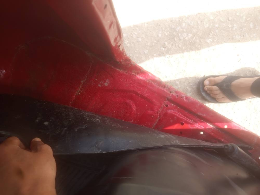 سلام عليكم تكتك موديل ١٨  اوراق غبور القلم  
مصبوغه عام الجماليه تكتك كامله لآخر  تأخذه كبل لشارع  ربع مذب عليه تكتك  
السعر ٤ وربع وبيه مجال حك الجيه  مكينه ناعمه ما تسمعها صوت 
الرقم ***********
