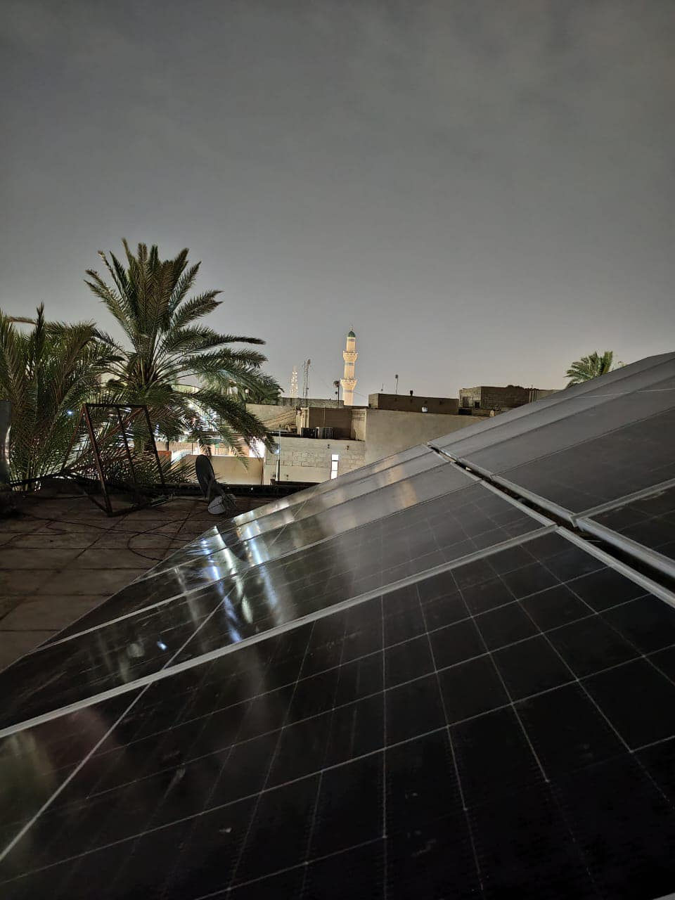 منظومتنا اليوم في منطقة الجمعية قرب جامع هميم  
☀️ 18 أمبير نهاراً  
🌙 14 أمبير ليلاً  

✅ 12 لوح Longi  
✅ إنفرتر GOODWE 8KW IP66  
✅ بطارية SRNE سعة 16KW  

🛡 ضمان الألواح 12 سنة  
🛡 ضمان الإنفرتر 5 سنوات استبدال   
🛡 ضمان البطارية 5 سنوات  

📍 الرمادي — شارع المعارض مقابل الخاصكي  
📞 ***********  

✨
