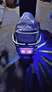 السلام عليكم دراجه شحن للبيع 318 دراجه نظيفه ست بطاريات ليثيوم بها نظام البك وبيها  وبيها مثبت سرعه واربع نمر دراجه نظيفه موديل 24 تسمى بالسوق ام عيون سعر 750 وبيها مجال عنواني بغداد الرقم ***********
