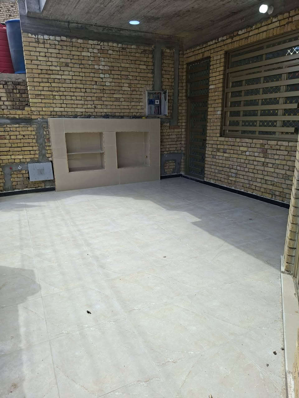 سلام عليكم خوان بيت مساحته 200 البيع مكان نهاوند لوله قرب مصطوفف بيت جديد جاهز لسكن  ***********
