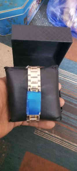 ساعة روليكس اوتماتيك بعدها بالسليفون مالتها ب50 الف بغداد الدورة ***********
