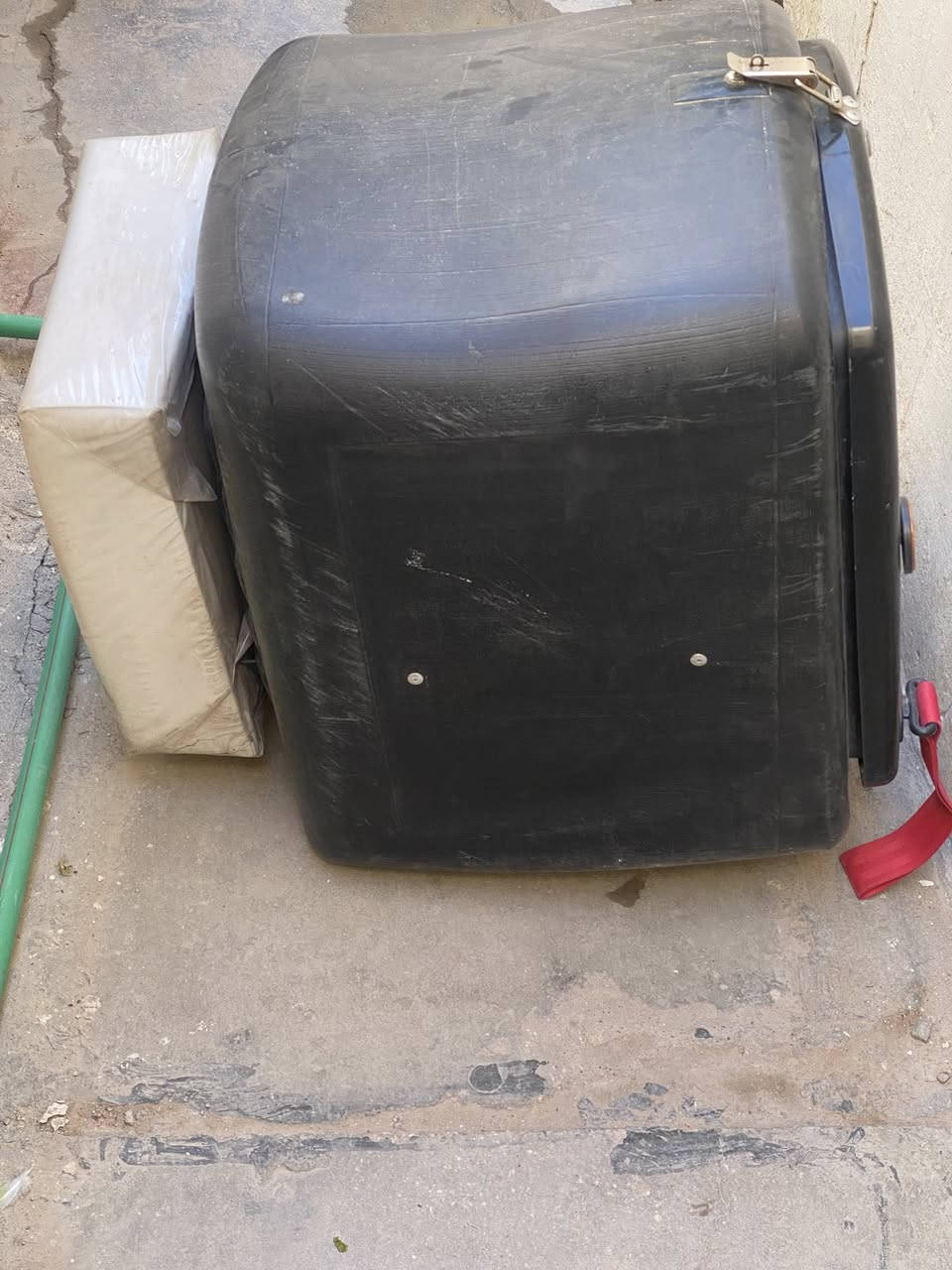 صندوك دلفري للبيع واحد اسود وواحد احمر الاسود ب ٣٠ والاحمر ب ٢٥مكاني نجف اليريدهن واتساب مفتوح
***********
