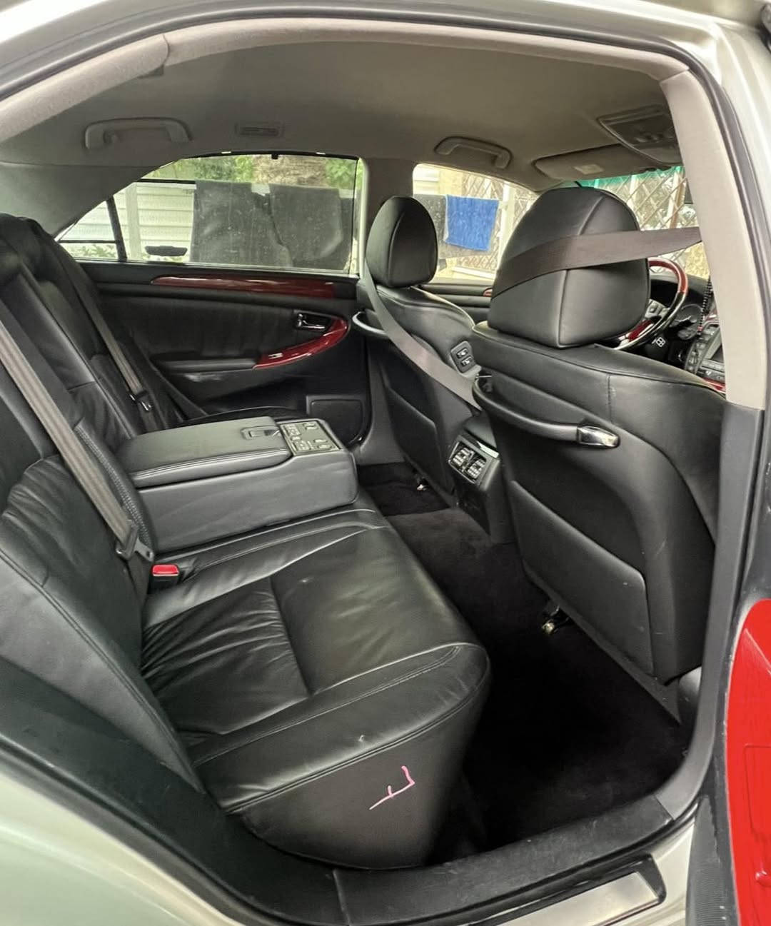 السلام عليكم للبيع او المرواس 
تويوتا كراون شاهينه 2004 كرستال اصل شاصي 82 مكينة الجبيرة المرغوبة  4 دكم بلاد 
مكفولة كص عيب شرعي اصوليات 
رقم بغداد قرار 48 حرف ز رقم الجديد سنوية جديدة هزة جديدة 
تحوير نجف عام تحويرة محمد مچي دشبول يسره يدة اشارة يسره منظومة تبريد جديدة بالكامل مشط لكزز 
كشنات 4 كهرباء خلفي وامامي وتدفئة بالكشن ستيرن كهرباء بردة كهرباء بردات بالبيبان 
غرفة جلد جينجر 6 اقراص بلوتوث 
سستم لحايا بلاد امامي وخلفي وجانبي + سبايدر صندوك 
بصمة ابواب وصندوك وتشغيل 
مري اشارة وشفط وترحيب 
حساس امامي خلفي بلاد 
كاميرة خلفية بلاد 
كير اوتو وعادي وسبورت 
تراكشن مانع انزلاق 
تحكم ستيرن + كروس سرعة 
سيارة جاهزة وكاملة وحلوة 
تخم تاير جديد هوه والويل باتري جديد عدة صندوك كاملة هيه والسبير 
مكان السيارة بغداد 
السعر 148 
***********
