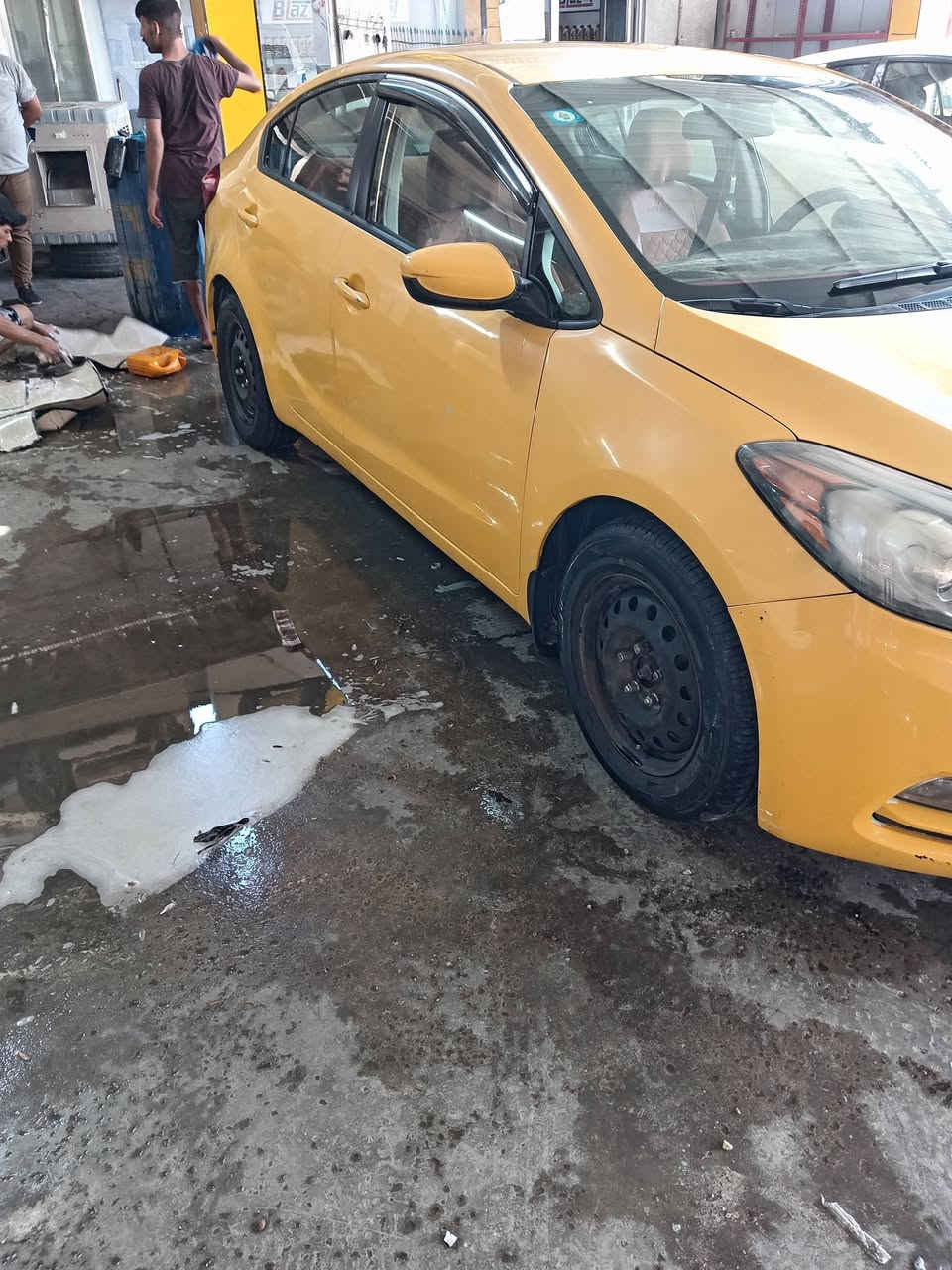 سلام عليكم موديل 14 رقم انكليزي مكينه 1800دوش مكينه وكير مكفوله حادثه بس جاملخ أيسر *********** مكاني بغداد مدينه الصدر
