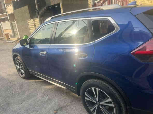 نيسان روج SV 2020 رقم بغداد حرف ز الماني بأسمي
اللون / ازرق (نيلي) حبري انتوا بكيفكم
مكاني بغداد / كرخ / دورة 
السيارة ماشية ١٣٠ الف كم 
محرك اربعة سلندر مفتوح ٢٥٠٠ المرغوب 
بحالة جيدة جداً وماناقصها كلشي صارلها فترة طويله عندي وعلى ايدي اني جناي 
الحادث مالتها جاملغ ايسر ودعاميه راجعه نفسها وبدون ((ايرباك ستيرن))فقط ايرباك البردة 
محرك +گير + صدر + تايرات +تبريد 
كله مكفول ومابيها اي مشاكل 
للبيع او مراوس حسب القناعة 
روج بس موديل ٢١ 

🛑 السعر سوي تعليق يصل مباشرة 🤖 

او كيا K5 خليجي 
او كيا سبورتج خليجي 
او ميتسوبيشي اوتلاندر 

رقم صاحب السيارة 
*********** متوفر عالواتس
