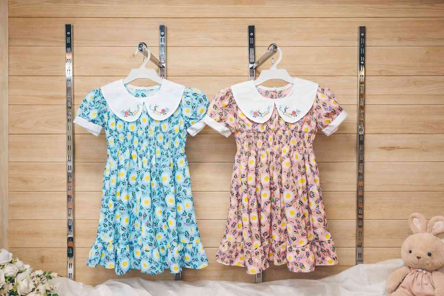 فساتين بناتي حرير قياسات مختلفه 
١ـ١٢سنه العنوان 
مفرق السدة مجمع ال رزين-مقابل عمارة الفراشة 
 #أزياء_ماسة داخل القيصرية 
متوفر خدمة توصيل 🚗🛵


**إذا كنت صاحب هذا الإعلان وتريد حذفه لأي سبب، رجاءا أرسل رسالة إلى الدعم الفني**