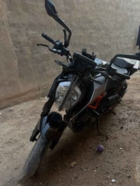 KTM Duke 390 للبيع دراجه نضيفها و مكفولها من كلشي ما مفتوح بيه برغي وا...