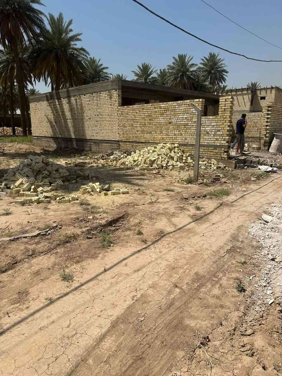 السلام عليكم  قطعه أرض للبيع بغداد _الدوره هور رجب خلف مكتب الشارقه  مساحة 200م واحهه 10 ونزال 20 خدمات كامل خدمات باسمي سند 25 على طابو المحموديه
 السعر 48 مليون


**إذا كنت صاحب هذا الإعلان وتريد حذفه لأي سبب، رجاءا أرسل رسالة إلى الدعم الفني**