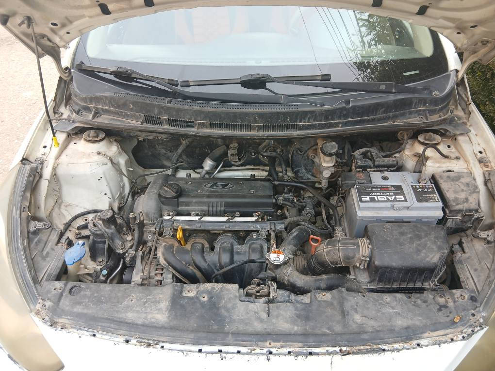 سلام علیک
ئەکسێنت 2011 گێر تۆماتیک و عادی   ئیکۆ مۆد تەبریدە چوار جام کارەبا  پێنج پارچەی لای سایقی و بەس شانی لا پێشەوە و  نێوچاوانی سەقفی هەیەتی مەکینەی تازە تەعمیر کراوە نرخی 84 مەعامەلە ژ.م *********** أربيل, العراق
