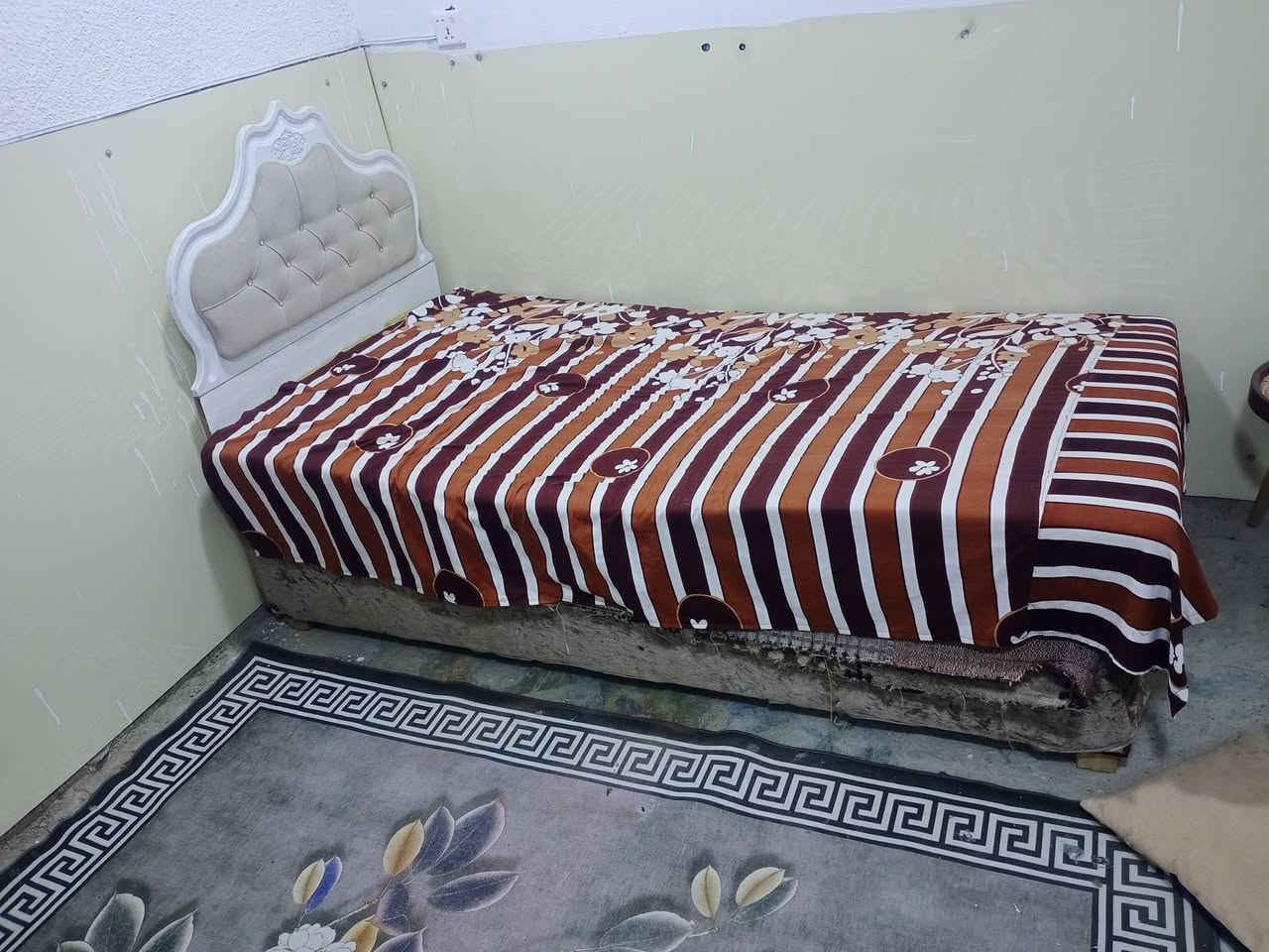 متاح ***********
