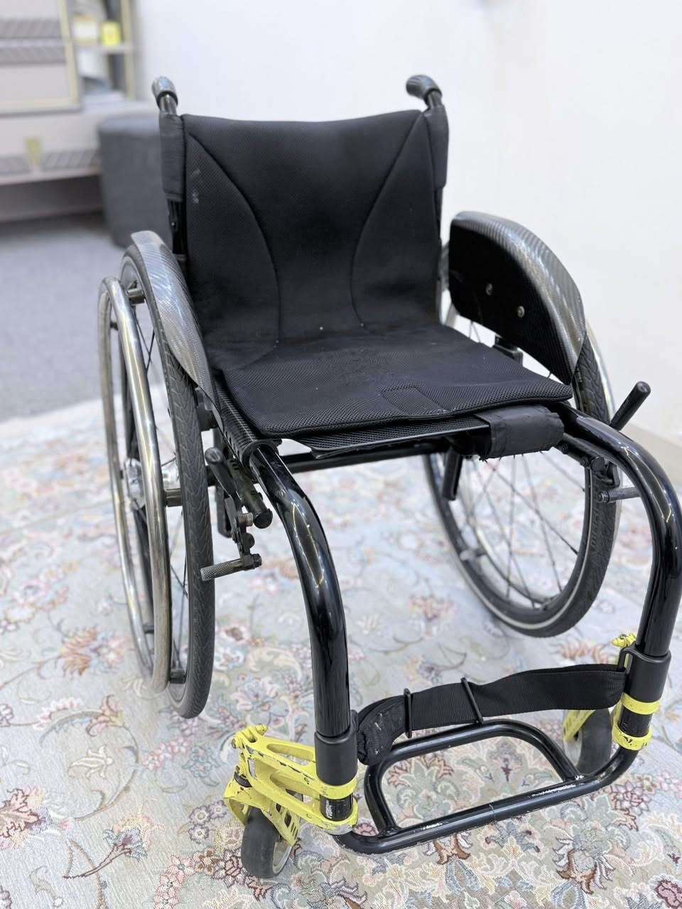 کوردی /العربیة 
عەرەبانی ئەلمانی کارپێکراو بۆ فرۆشتن 

ـ حەجمى  ٣٨ ستيم
بۆ زانیاری زیاتر نامە بنێرن 

ــــــــــــــــــــــــــــــــــــ
عربانة  المانيا مستعمل للبیع 
ـ
 حجم٣٨ ستيم   

لمزید من المعلومات یرجی مرسلتنا علی الخاص

***********
