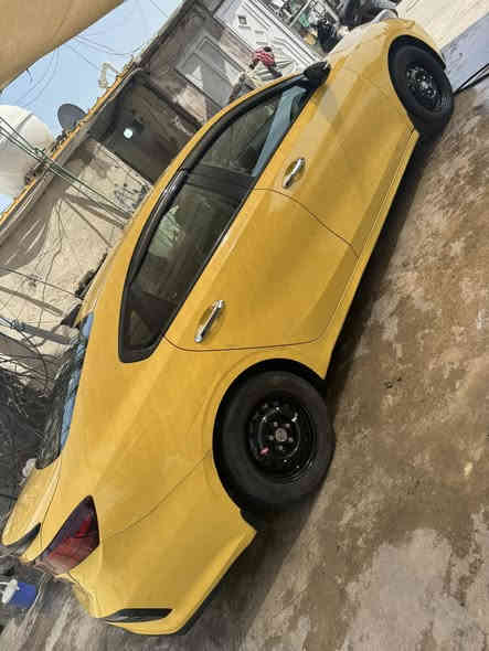 السلام عليكم 
فورتي موديل 2019 
السياره جاهزه كير مكينه تبريد صدر كلها جاهزه 
بيها جاملغ وشويه بل باب ولباقي مابي وصور الحادث مرفوقه بل منشور مواصفاتها عاديه تدفأه كشنات تدفىه مقود تحديد مسار الرادارات كلها كامله اي رادار ممشيول 
رقمها بغداد 
سعرها 125 وبيها مجال بسيط 
(***********))***********)رقمي
