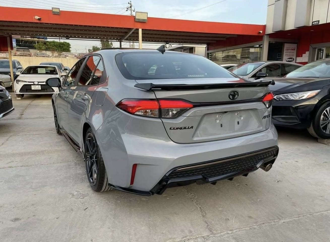 للمراوس ب تسلا اونلاين 

 – تويوتا كورولا Apex Edition 🚗 2022
• الموديل: Apex Edition (نسخة رياضية محدودة من الكورولا)

• اللون: سمنتي أنيق

• ماشية: 21,626 ميل

• رقم: سليمانية

📌 ملاحظات السيارة:

• مضروبة جاملغ + شوية من البنيد فقط

• ما مناقصها أي شي، السيارة جاهزة للاستعمال 👌

            السيارة مداريها بانزين سوبر دهن كلشي 

✨ مميزات الكورولا Apex Edition:

• تصميم خارجي رياضي مع اكزوز مزدوج ولمسات سوداء أنيقة

• جنوط رياضية خاصة 18 إنج

• نظام تعليق رياضي معدل يعطي ثبات أحسن بالطريق

• نفس اعتمادية الكورولا لكن بروح شبابية وسريع

            السيارة تجي 6000 نسخه فقط 

للاستفسار  الاتصال ***********
