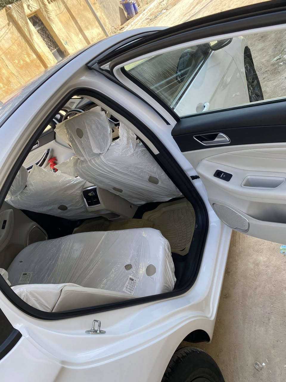 السلام عليكم           شيري اريزو 5 مديل 2025
ترقيم جديد 
2025 رقم بصرة بآسمي تحويل مباشر 
     *********** واتساب 

السعر 120$ و بيها مجال قليل
                           
لون السيارة ابيض  لامع 

‎المحرك 1500 تنفس طبيعي 

‎كير اوتماتيك 

تبريد قطعتين امامي وخلفي دبل فريز 

ملاحظه السيارة بيها طخه بلمدكر الامامي بارد واضح بلصور 

هندبريك بصمة 

اوتو هولد 

ويل كب اسود 

كروز سرعة 

تحكم ستيرن جهتين 

لايت + بك لايت لد Led

اشاير بالمري الجانبية 

لايت عدسة زنون +تكحم بالايت ماطور 

‎حساسات خلفية

حساس ضغط اطارات

 4 جام كهرباء اوتو 

داخل اسود 

دبل كامشفت 

السياره ماشيه 22 الف  

السيارة بعدها بلازكات الشركة زيرو 

السيارة ترقيم جديد بأسمي بصرة 

ملاحظه السيارة بيها طخه بلمدكر الامامي بارد واضح بلصور

السعر 120$ و بيها مجال قليل

الاستفسار *********** واتساب
