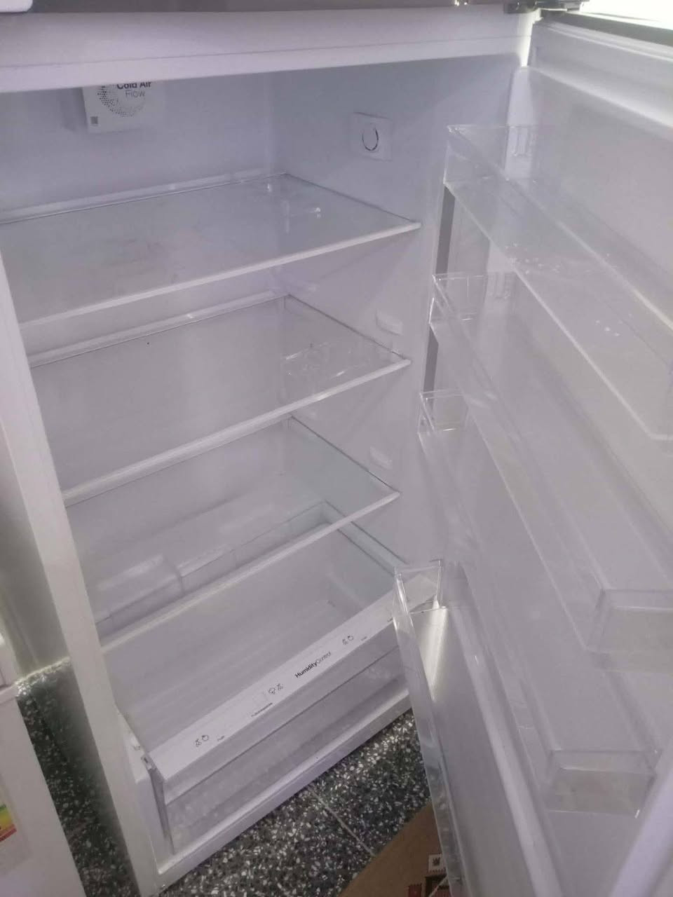 السلام عليكم ثلاجه جديده ممستعمله رايدهه ب٥٠٠ عنواني حي الجهاد رقم الهاتف
***********
