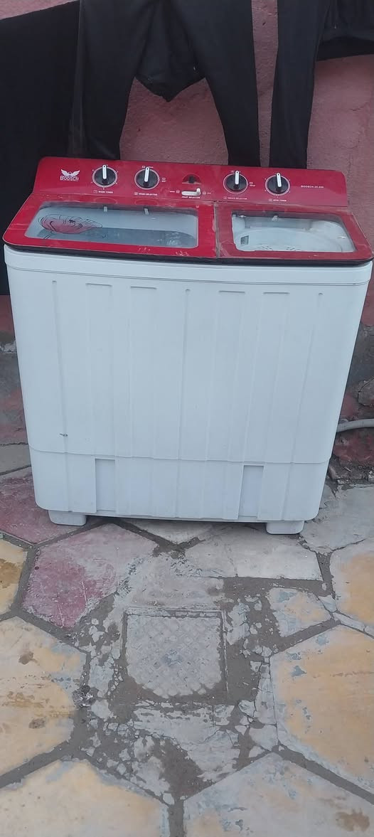 سلام عليكم غسالة للبيع ٣٥ كيلو جديده ستعمال شهرين فقط هاي كد اصبع ضربه بيها بس فوك ما مثرة عليها مكاني بغداد المعامل 
سعره ٩٠ وبيها مجال 
***********
