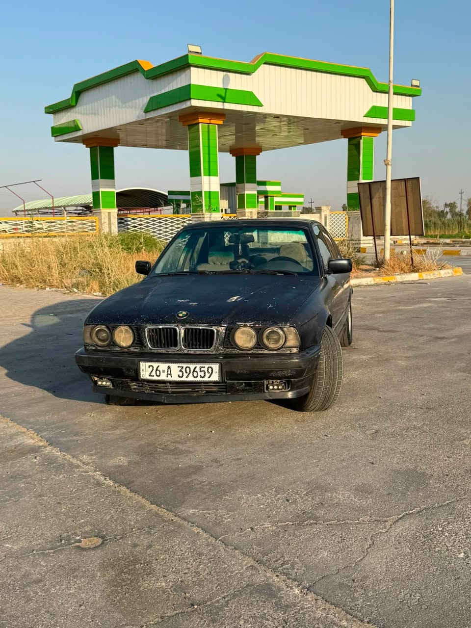 السلام عليكم 
للبيع bmw 525ia موديل 1995 وارد يابان 
كير 5 نمره . مكينة 2.5 مسكر عدل 6 سلندر

رقمها جديد صلاح الدين تحويل ثاني يوم 
السنوية بعدها مانافذة 

السيارة بلادية بلادية بلادية …

صدر امامي وخلفي عليه ادامة كاملة جديد دبلات جديده  . شيال اكسل جديد . دچة مال كير جديد الكير مكفول . اذاين مكينة جديد 
تخم تاير نضيف 
منظومة تبريد المكينة فول 
يعني انسى شي اسمه حماوه 
قطعتين تبريد تبريدها خير من الله ❄️
تدفئة بالكشنات شغالة 
جام 4 كهرباء 
طوافة شغالة 
سنتر لوك شغال ودبل سويچ 
كهربائيات السيارة كلها شغالة 
سايد بريك شغال 
دبل ايرباك 
دبل چكمچة 
الداخل نضيف 
السيارة كلش حلوه مال بيت

السيارة مكفولة من كلشي
فقط فقط خربطة بالمكينة ماعرف سببها 
ومرات تأخير بالتشغيل 

السعر 40 وبيها مجال حگ الجية 
ديالى قضاء الخالص 
اتصل وبيك خير ودلل 

*********** بي واتساب
