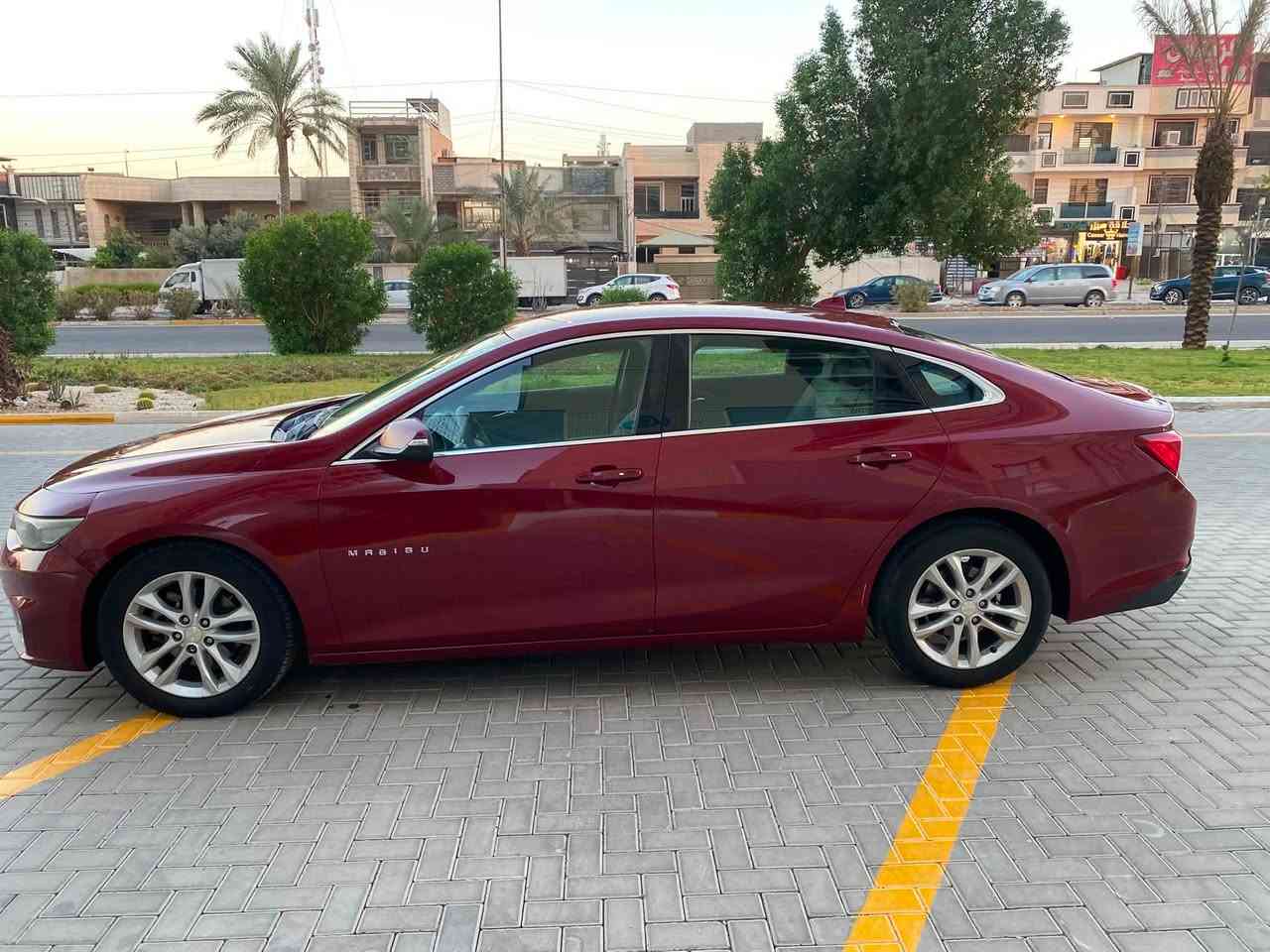 ماليبو LT  2018  خليجي مكفول
محرك 2500 (4 سلندر) تنفس طبيعي
كير ATF المرغوب 8 نمر 
6 بصمات (تشغيل/ باب / جنطة)
سايد بريك بصمة
تحكمات ستيرن
نظام ABS
مانع انزلاق
شاشة اعطال
تبريد قطعتين امامي خلفي 
حساسات خلفية 
كار بلي
منفذ USP
السيارة مكفولة (كير / محرك / شاصي / لغد / حالوب / صبغ / راديترات)
ماشية 128 الف ميل
السيارة بيها بارد بالباب مال السايق موضح بالصور ورصعات خفيفة 
السعر : 116 وبيها مجال 
مكان السيارة بغداد حي العامل
للأستفسار ***********
