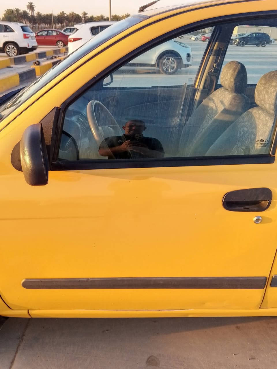 السلام عليكم سياره طيبه موديل ٢٠١٦ رقم انكليزي  نجف جديد السياره باسمي السياره نظيفه كير مكينه صدر تخم تاير كهربائيات كلها بلاديه بيها نقص غاز تبريد بس  السعر 33وبيها مجال مكاني بغداد المحمودية للتواصل رقمي *********** وبي واساب
