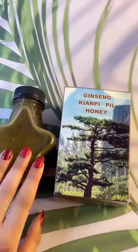 منتج يسمى Ginseng Kianpi Pil Honey، وهو مكمل غذائي يُروج له بشكل أساسي لزيادة الوزن وفتح الشهية.💛
يتكون المنتج عادةً من مزيج من الأعشاب الصينية التقليدية، مع التركيز على جذور الجنسنج والعسل كمكونات أساسية لتعزيز الطاقة والحيوية. 🧡

المعلومات الأساسية عن المنتج
الغرض الأساسي: تحفيز الشهية، وزيادة القدرة الهضمية، وتحسين امتصاص العناصر الغذائية للمساعدة في زيادة وزن الجسم والعضلات.🫠

ا بالإضافة إلى الجنسنج والعسل، قد يحتوي على أعشاب مثل حشيشة الملاك الصينية (Angelica Sinensis)، وفطر الكورديسيبس، والدارسين (القرفة).🫶🏻🧸

طريقة الاستخدام يُنصح غالباً بتناول كبسولة أو كبسولتين ليلاً قبل النوم. 👌🏻👍🏻

الفئات الممنوعة: لا ينصح باستخدامه للأطفال تحت سن 12 عاماً، أو النساء الحوامل والمرضعات. 

ما انصح باستخدام الاصحاب السكر والضغط والحامل والمرضع وامراض الخفقان القلب 
المنشا...  امريكا 🇱🇷🇱🇷

توصيل لجميع المحافظات العراق


**إذا كنت صاحب هذا الإعلان وتريد حذفه لأي سبب، رجاءا أرسل رسالة إلى الدعم الفني**