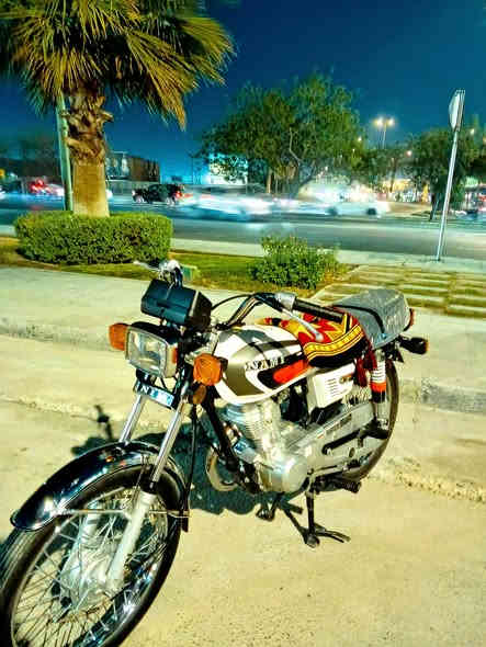 سلام عليكم
دراجة نامة موديل 2025 اوراق اسكنر كاملة وية المكاتبة 7اوراق 
دراجة كاملة  نقصها وايرات مال كيلو متر بس تعال وافحص السعر 700وبيها مجال حك الجية
التواصل على رقم ***********وبي واتساب
