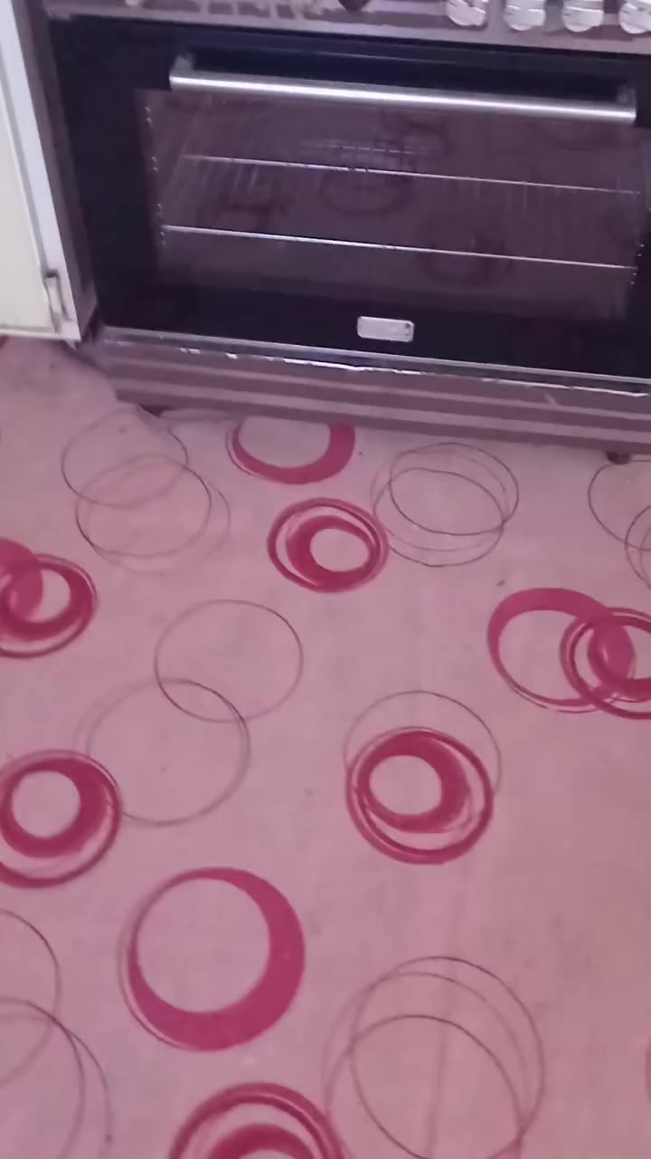 طباخ ايطالي سعره 190العنوان بابل ***********
