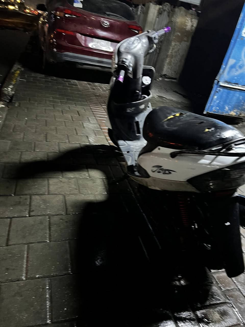 السلام عليكم ماكس منغولي رمبه اورقه كامله كلشي شغال مابيه نقص بس باتريه شوي تعبانه كهرباء كله شغاله جيب فيتر وافحص أخذته ب850 ومعتاز ارد ابيع
برغي ممفتوح منه رايده ب550وبيه مجال 
عنوان بغداد الشعب شارع عدن
***********
