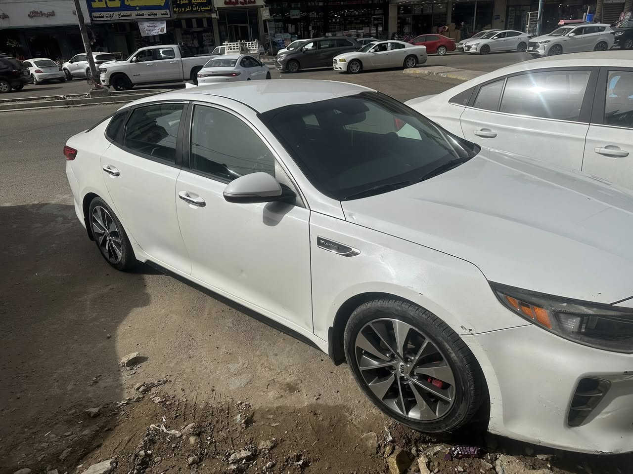 كيا اوبتما اس اكس جي دي اي توربو محرك 2000
3وضعيات قيادة 
كشنات تدفئة 

تبريد قطعتين 

تحكم سترن 

تدفئة ستيرن 

مرايات شفط 

كشنات كهرباء 

تحكم جلوس السايق 

اشارات بالمري 

بصمة 

كاميرا دوارة 

المكان بغداد 
***********

السعر ١٣٥ ورقة
