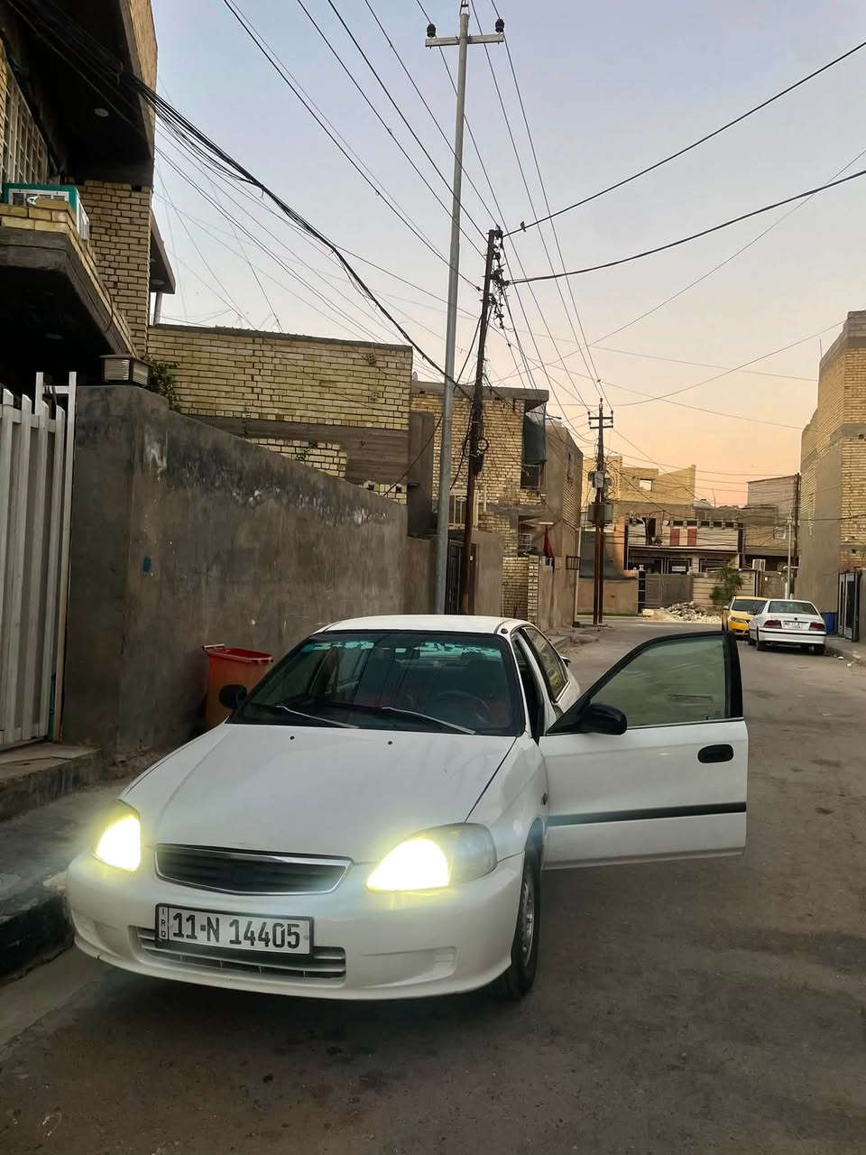 السلام عليكم هوندة سيفك مديل 2000 كير ومكينة كفالة تبريد ثلج داخل نضيف كلش صدر 50‎%‎ مكاني سعرها 34 وبي مجال مكاني بغداد للاستفسار ***********
