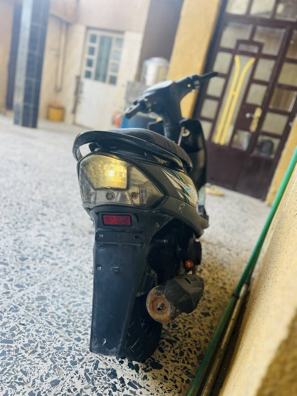 السلام عليكم دراجه ماكس عدله للبيع دراجه نضيفه نقصها بس خرز و سلف دراجه شغاله شلعه معدل فول مكان الحسينيه شراي اتصل ما متواجد بل فيس
077 46470420
