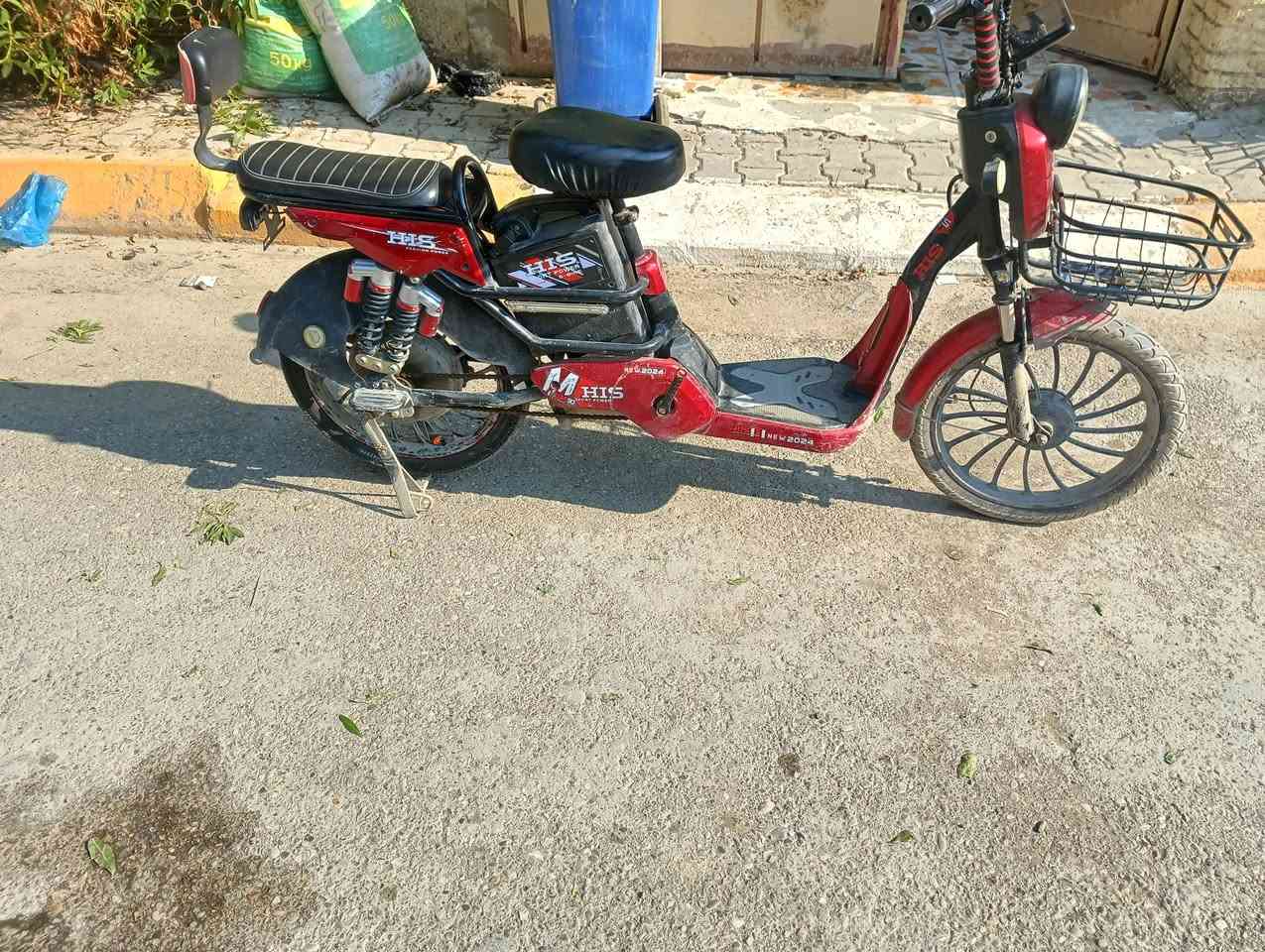 دراجة شحن 5 بطاريات، مع شاحنه
المرايات مكسورة + البايدر بيه عواج+ السله مابيها قبق

225 الف
***********
بعقوبة / التحرير
