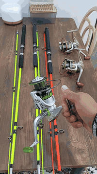 مكائن صيد عدد 3 حجم 7000/     عود صيد طول عدد 3 /طول 210
جيلاتين مسلح حساس خشن حلق كبير  جديد غير مستخدم 
مكاىن حجم 7000 كلهن جديد كارتون غير مستخدم 
سعر القطعه 22 الف 
اذا شلعه يختلف السعر 🍂 
توصيل موجود 🍂 
واتساب /***********
