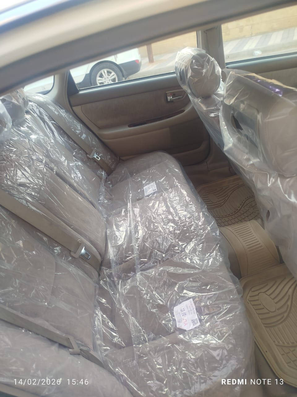 افلون 2001
خليجي سياره بلاديه 
مكفوله من الصبغ والتبديل 
فقط مكانين بارد 
كير مكينه كفالة
حداديه جديدة 
جاهزة من كلشي
السياره بسمي سنويه وهزه جديدة
مكان السيارة تكريت 
***********
***********
