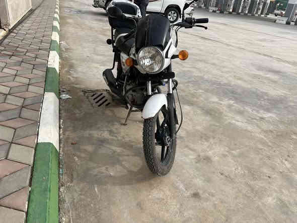 تحيه طيبه
للبيع دراجه بوكسر موديل 2019
اخت زيرو ماشيه 25الف
رقم واسط باسمي
كفاله عامه للاستفار 

‭0780 016 8427‬
