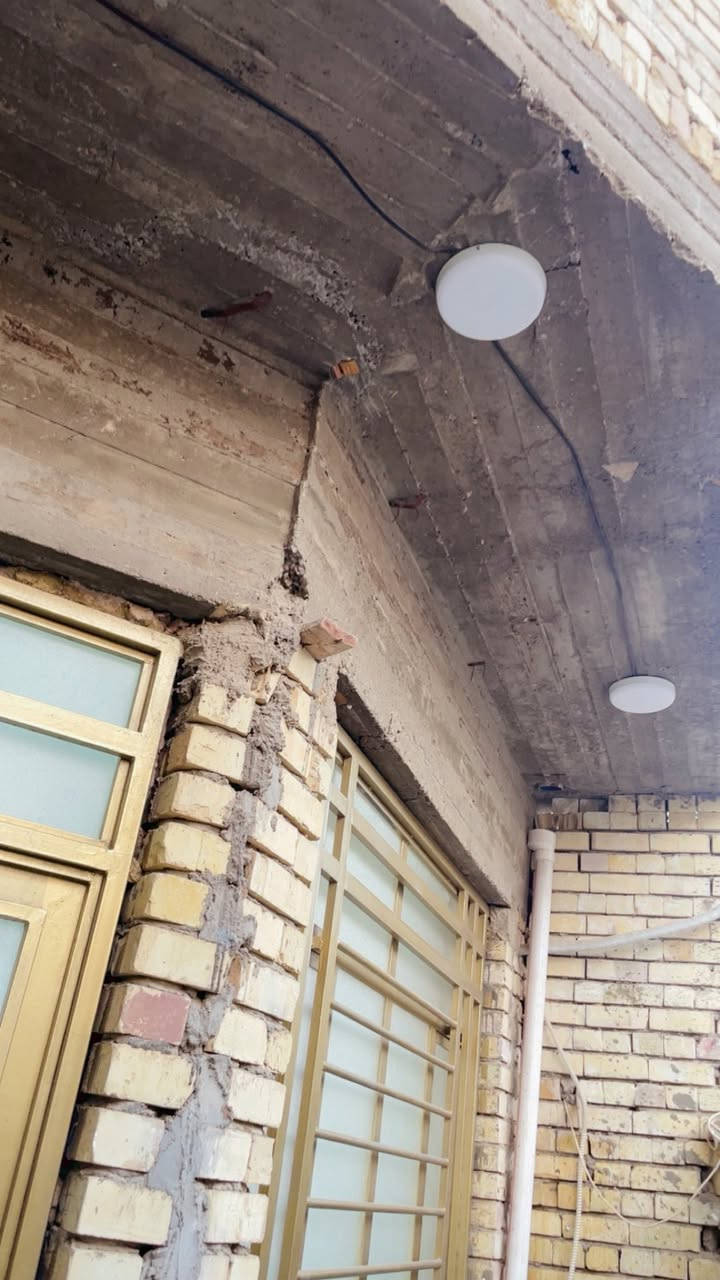 السلام عليكم بيت بل زعفرانيه شارع الكهرباء فرع ملعب علي حيال ١٠٠ متر طابق واحد بناء ٢٠٢٥ بيت جديد للاستفسار ***********
