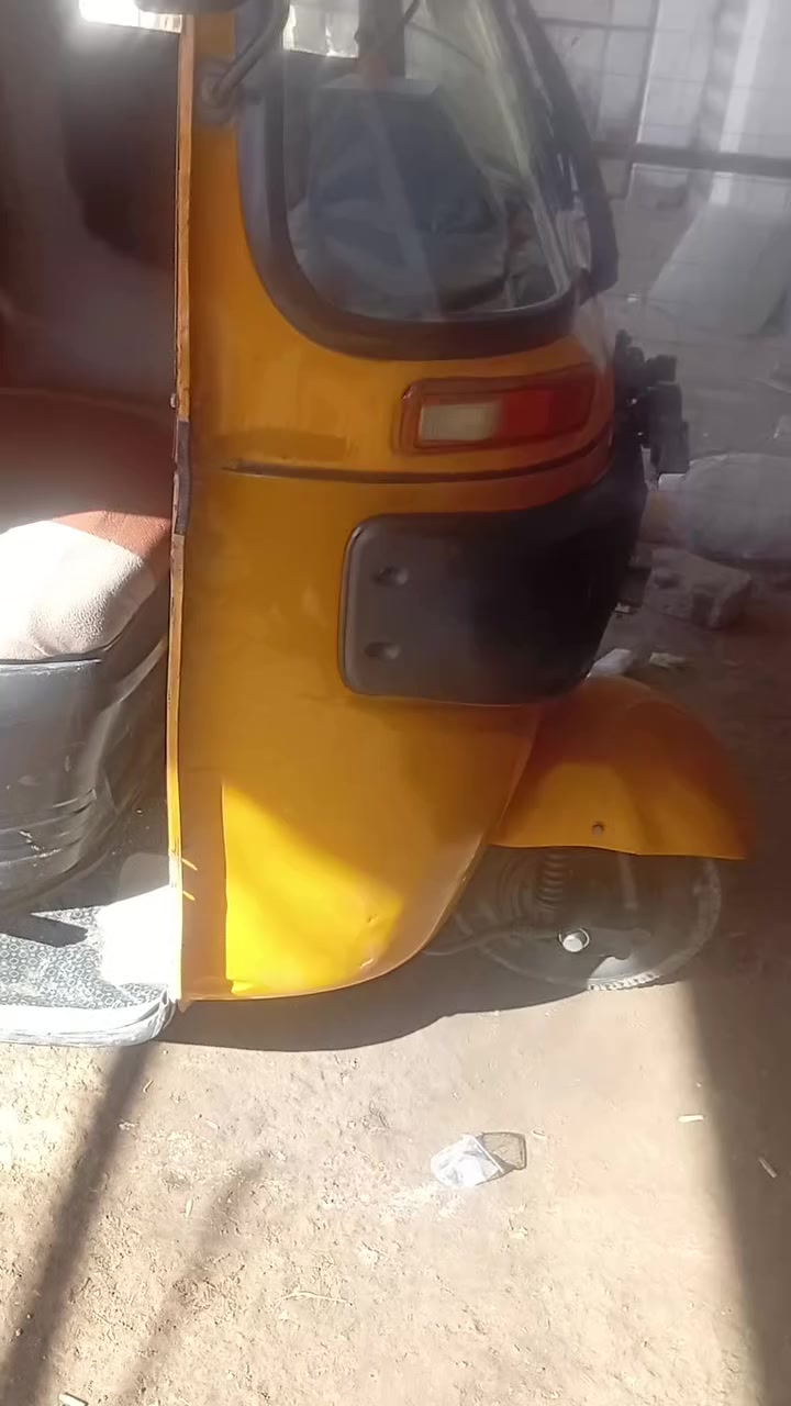 تكتك البيع موديل 20 اوراق أصولي كفاله عامه  بس دوس خياسات باقي كفاله عامه سعر 6100 بي مجال قليل  عنوان بابل الحمزه الغربي رقم ***********
