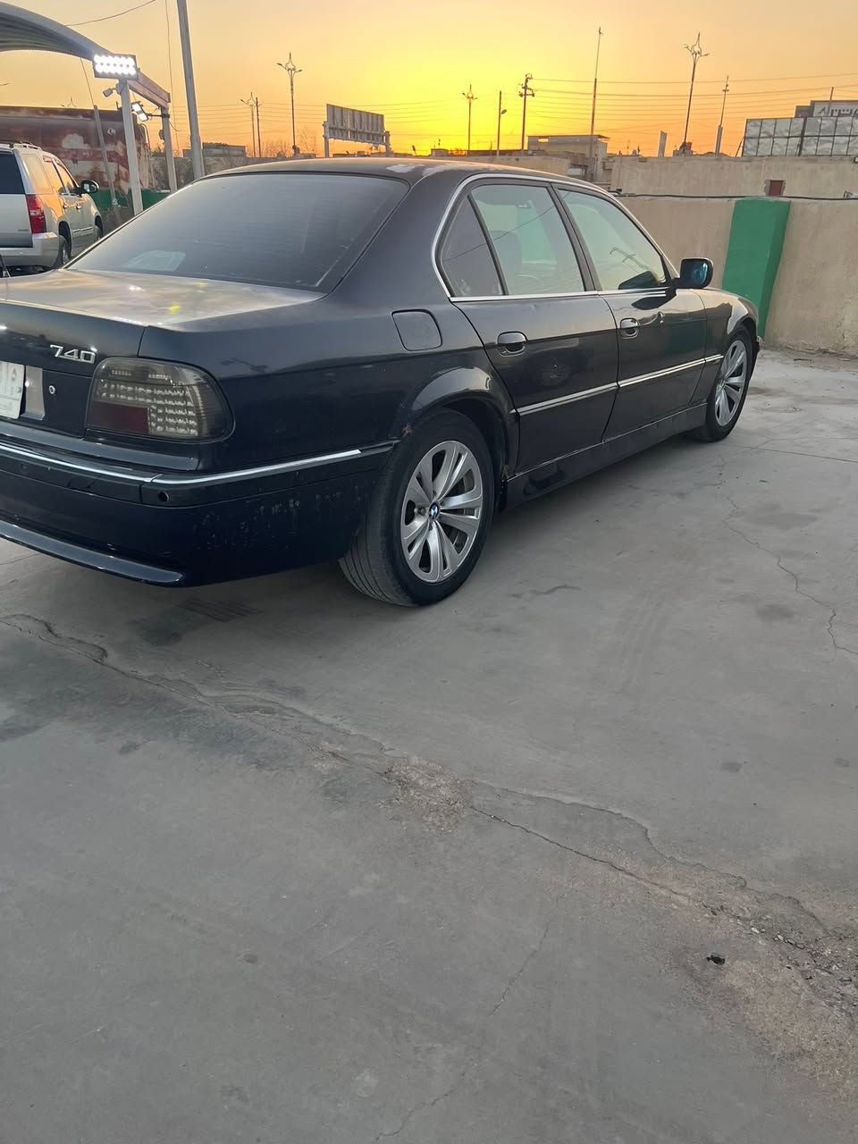 سلام عليكم بي ام خفاش موديل 96محدثه 2000رقم بصره تحويل مباشر سنويته منتهيه 740اصل 8ستندر سياره كير مكينه تبريد خير من الله تخم تاير جديد علمن السايره بيه جراد بل بنيد وا القماره علمن السياره مطلوبه غرامات مروريه 700الف بيع مستعجل بسبب ضرف معين السعر 55وا بيه مجال وا تنزل الغرامات من سعرها مكان السياره بصره الاستفسار اتصال عله هاذه رقم ***********
