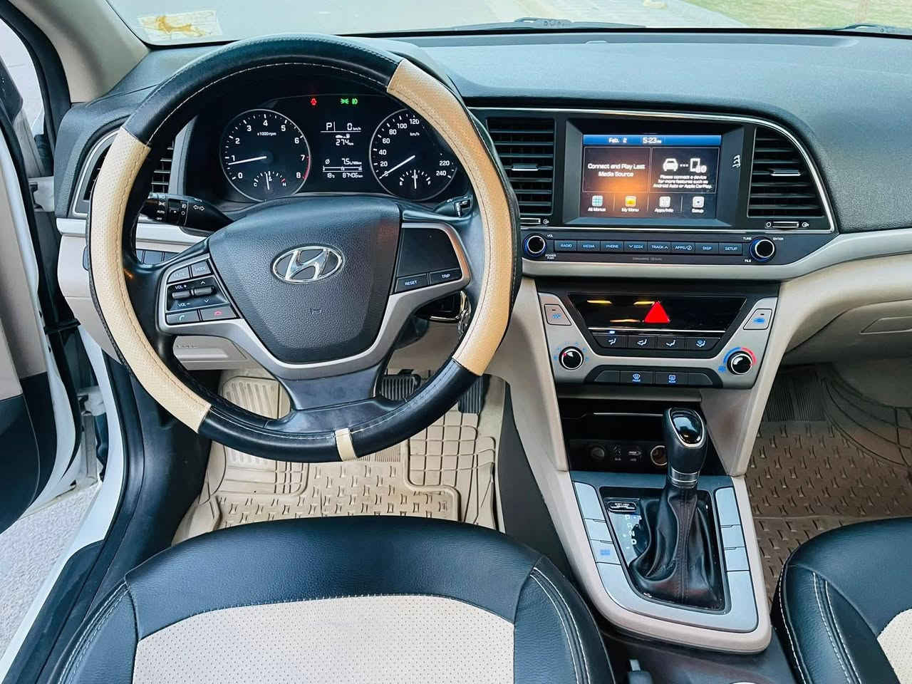 النترة خليجي موديل 2017 رقم بغداد انكليزي 
السياره باسمي تحويل ثاني يوم. سنويه ٣٠
سياره جاهزه ربع متصرف عليه.
حتى دهن وكاله هولندي قبل لسبوع غيرت ٣٠/٥
وبانزين اديرلها كل محسن .
متتعب عليه دينار واحد
 هزةجديدة   مكفوله كفالة عامة ما عده طخه بلبنيد  وصورت الظربه مرفوقه ويه صور 
سياره ماشيه ٨٧
‏فتحة سقف 
‏كشنات جلد
ارضيه جلد
‏تبريد خلفي امامي
‏اشاير بلمري
‏تحكم ستيرن
‏شاشة دشبول 
‏كامرة خلفي مكينة 2000سوبر
تخم تاير جديد
 السيارة ما عايزة برغي
‏ يعني كير مكينه حداديه كلة جديد السعر148وبيهة مجال مكاني بغداد   ***********
‏
