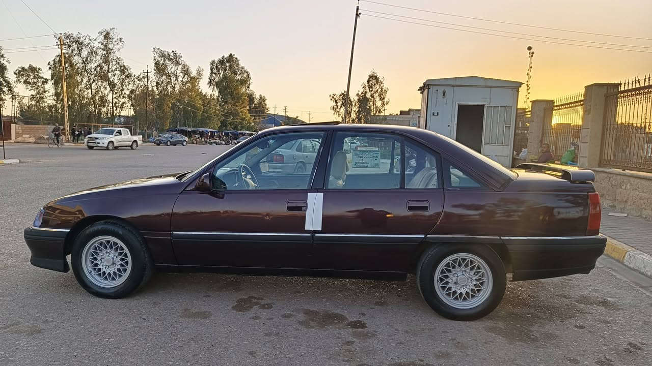 السلام عليكم  اوميكه 20 بلادي للبيع ومراوس السنويه 2030دفتربانزين بيها موديل 91كير اتو بدون حادث هلالات ماصايره صبغ جماليه فقط بدون معجون كير محرك صدر شرط تخم تايرات جدد ويل كروم بلادي اسلايت كهربائيّ جام كهربائيّ كير سيم موكهربائي (السعر37) التوصيل(***********)
