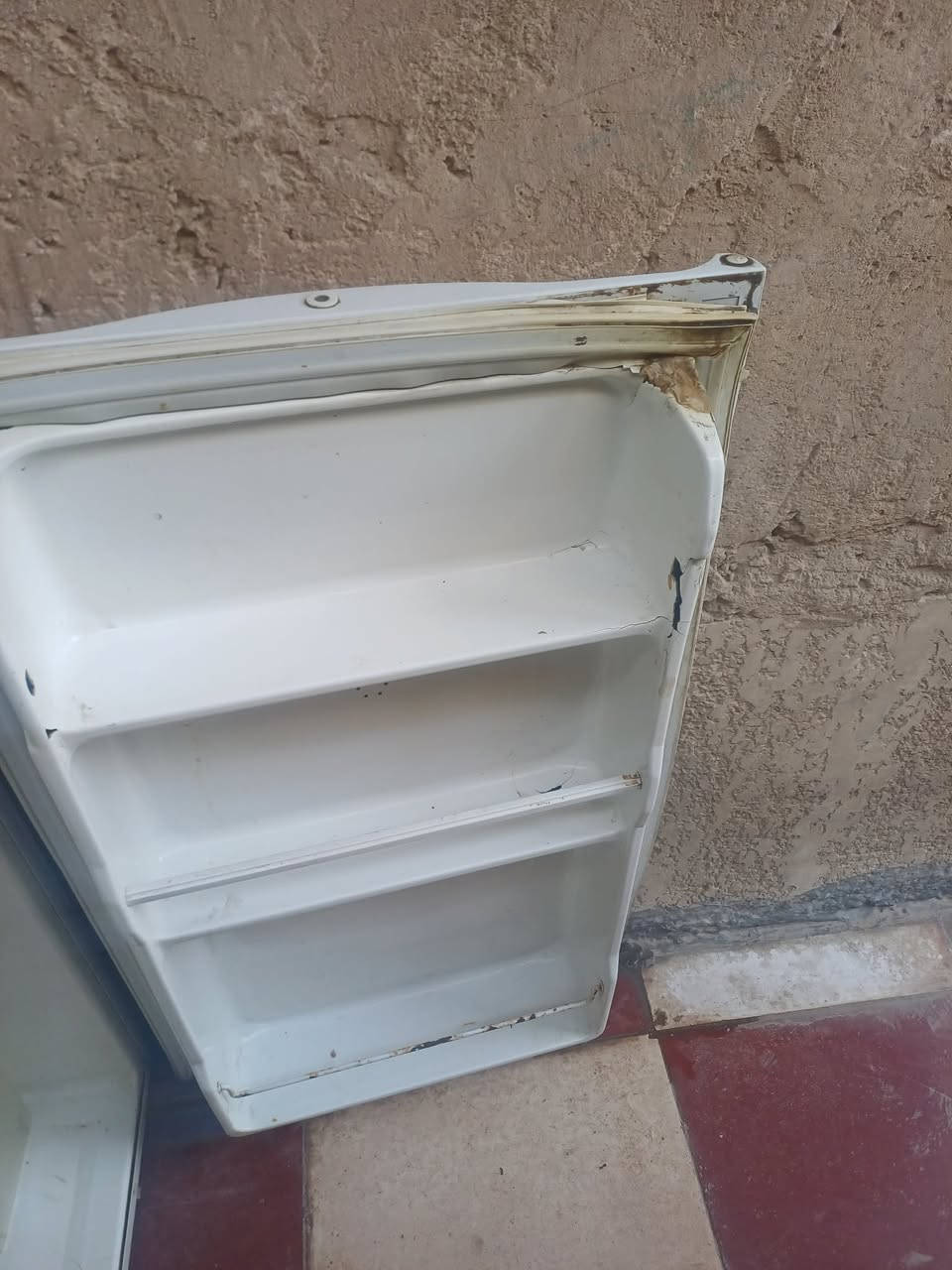 سلام عليكم تنور جديد استخدام قليل سعره ٦٠
ثلاجه صغيره ماطور امريكي امانه الله تجميد فول عيبهه بس الباب شويه ب٤٠ وبيهه مجال 
مكاني الاكرمين


**إذا كنت صاحب هذا الإعلان وتريد حذفه لأي سبب، رجاءا أرسل رسالة إلى الدعم الفني**