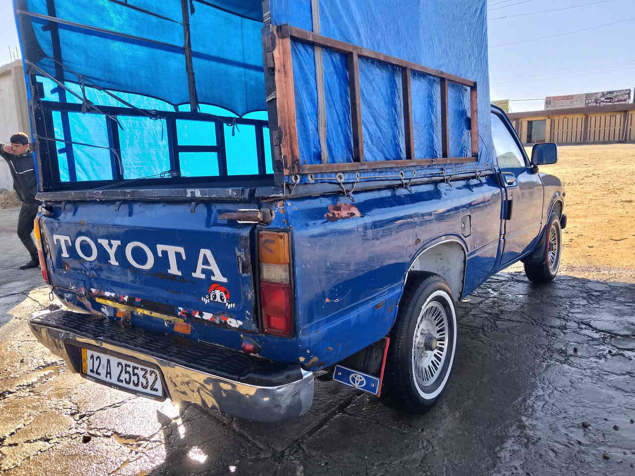 السلام عليكم بيكم تويتا للبيع موديل 1980 سياره بدون صبغ حدايدية عالشاصي محرك معمر رأيمن السعر 40 وبيه مجال *********** العنوان الموصل
