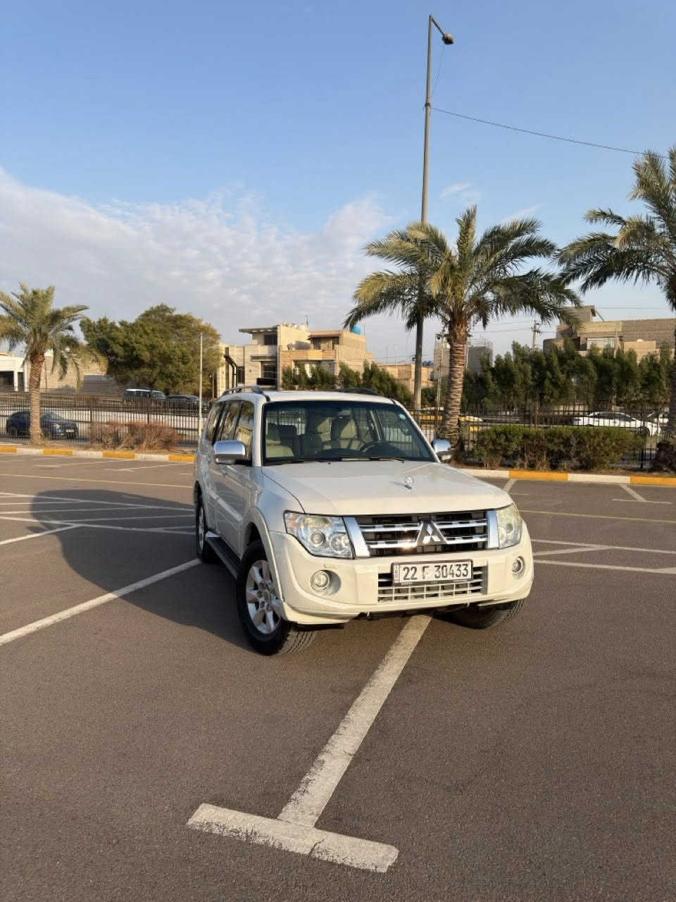 حياكم الله خواني 

باجيرو موديل 14 حبتور فول مواصفات 1/1  و فول نضافه السياره ايدي بيهة 
كفاله عامة ما عدا بارد خفيف و السونار موجود من ضمن الصور 
وارد خليجي  السياره على ايدي من 2014 اول ما نزلت 

محرك 6 سلندر 

3500

كشنات جلد كهربائيه 

فتحة

تحديد سرعه 

مري شفط 

تبريد 3 قطع ثلج ب الصيف 

حساس خلفي 

سيدي جنجر اقراص

ثلاجة 

تحكم ستيرن 

مكينه و كير كفاله عامه 

تخم تاير جديد و ادامه قبل سبوعين 

السياره خير من الله و ابد ما موكفتني 

العنوان بغداد الدوره 
 متواجد واتساب ***********
السعر 155 وبيها مجال
