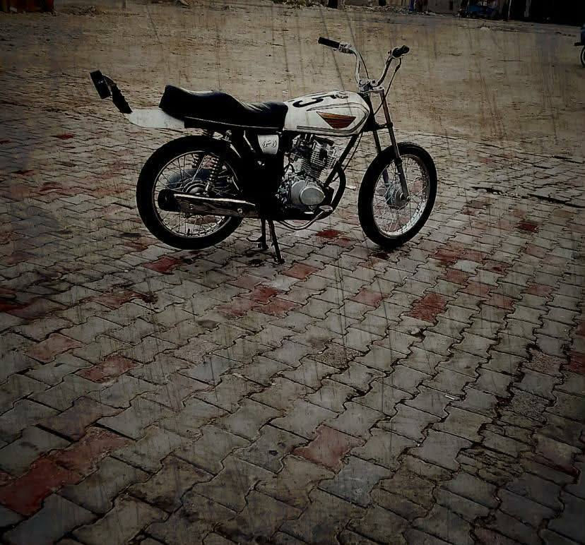 سلام عليكم دراجه البيع ٢٥ أوراق اصولي سعر 500 خمسين دراجه خير من الله حلوه ونضيفه مكاني واسط صويره ***********
