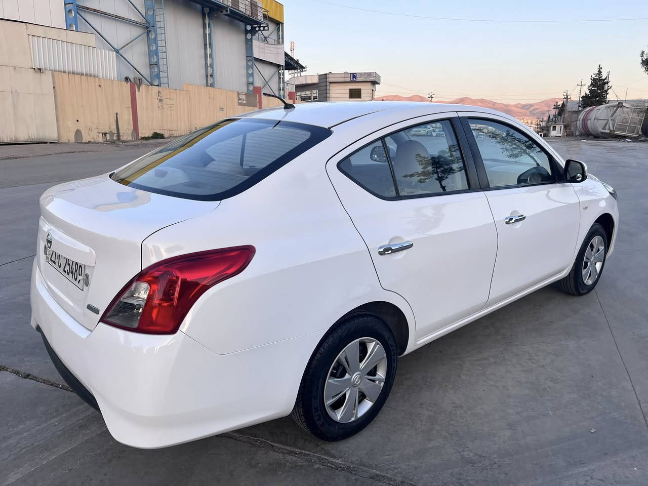 سلام عليكم 
نيسان سني ٢٠١٦  رقم سليمانية باسمي ١٢٠ الف كم ماشية بدون صبخ بيها شوية تعديل سنوية و رقم و هزة جديدة سعر ٩٥$ ورقة مكاني سليمانية رقم تلفون 
***********
