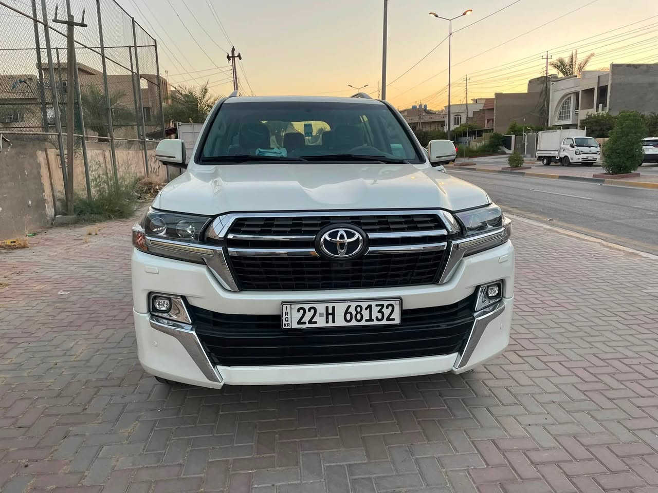* الموديل: 2021
* الفئة: GXR
* الممشى: 54,000 كم
* اللون: أبيض
* المحرك: 8 سلندر
* الموقع: بغداد

السيارة بحالة ممتازة جدًا، استخدام شخصي، نظيفة من الداخل والخارج، والصيانة دورية. جاهزة للفحص وأي اختبار، ولا تحتاج أي مصروف.
رقم التواصل واتساب :
***********
