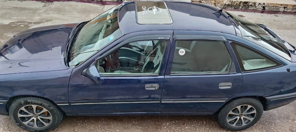 السلام عليكم فكترا للبيع موديل 92 حجم 20 كير وماكينة شرط دوائر ودوسات مصلحة والباب الورا مصبوغ رقم 
الماني نينوى سنوية لل 28تنتهي تايرات وطخم جدد المكان الموصل جانب الايمن
السعر 38 للاتصال ***********كورك 
***********اسيا
