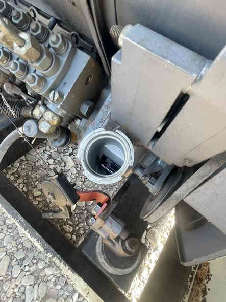 مولد دويز 914حلواني نوزل قلم 47KVA شركه مامفتوح برغي بي شرط لا صرف ولا بخار ***********
