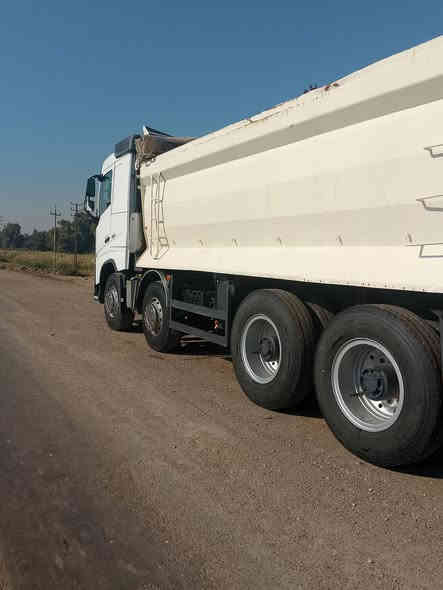 السلام عليكم....للبيع
فالفو وحش اسرائيليه
موديل 2016
كير عادي 
بدي حوظي ذرعه 19م 
رقم اربيل 
المكان واسط/ الدبوني 
***********
