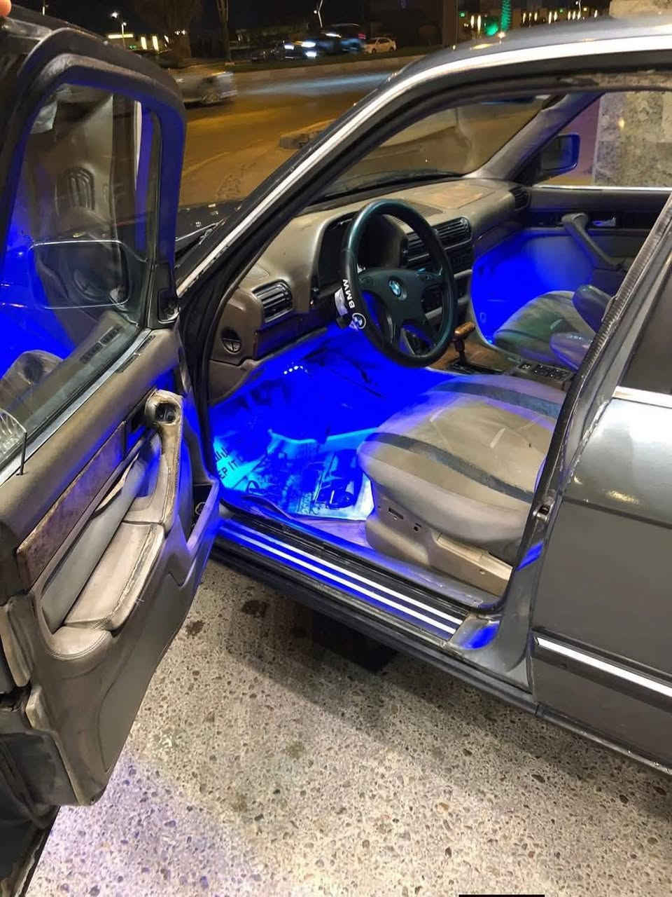 سلام عليكم ٧٣٥ أصل بليته وسنويه مكينه كير جديد كهربائيات كلها شغاله حداديه ٥٠ بل ١٠٠ مكفوله من ضربه رقم ديالى سنويه ٢٧ راعيها بغداد شرط التحويل بيع أو مراوس سعر ٣٨ مكاني بابل جبله ***********
